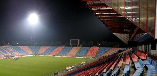 nocturna stadionul drept la replică